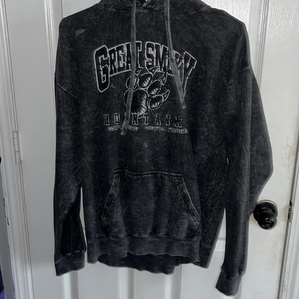 Great Smokey Mountains Hoodie- SMALL hole at top left barely noticeable easy fix